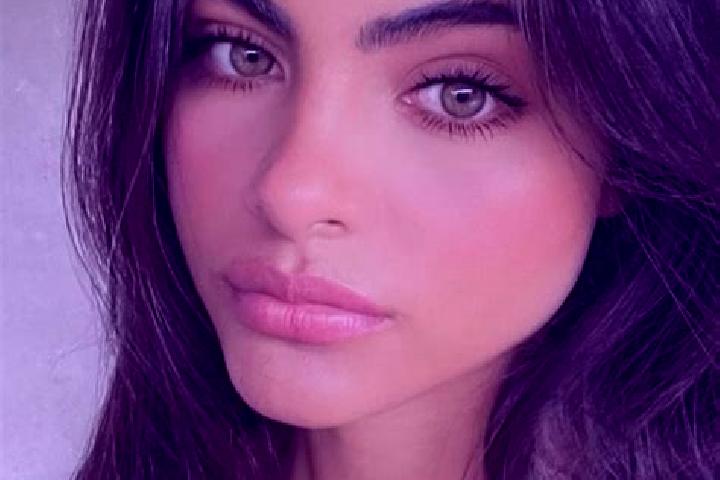 Ariana, 30, a chestnut dark-eyed indian companion based in Taylors Falls. Offering BDSM, Dinner Date, Tantra. Available for incall and outcall, day and eveni...