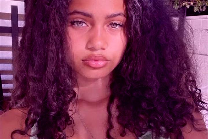 Ariana, 30, a chestnut green-eyed mixed companion based in Barnetby le Wold. Offering Domination, OWO. Available for incall and outcall, day and evening dates.