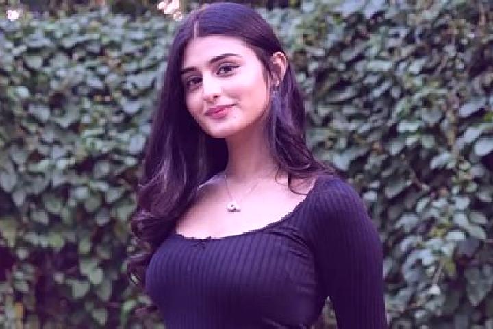 Ariana, 30, a platinum blonde brown-eyed mediterranean companion based in Sarin. Offering Duos, Striptease, BDSM, Prostate Massage. Available for incall and ...