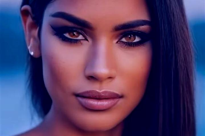Ariana, 30, a red dark-eyed latina companion based in Severnoye. Offering Fetish, Duos, Tantra, BDSM. Available for incall and outcall, overnight bookings av...