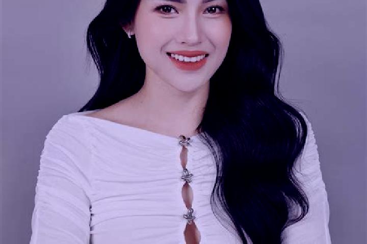 Ariana, 30 — Escort in Chi Linh, Vietnam