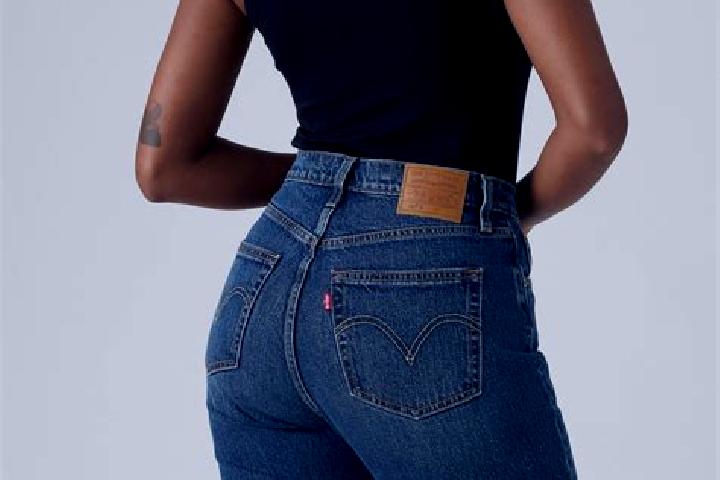 Ariana, 30 — Escort in Levis, Canada
