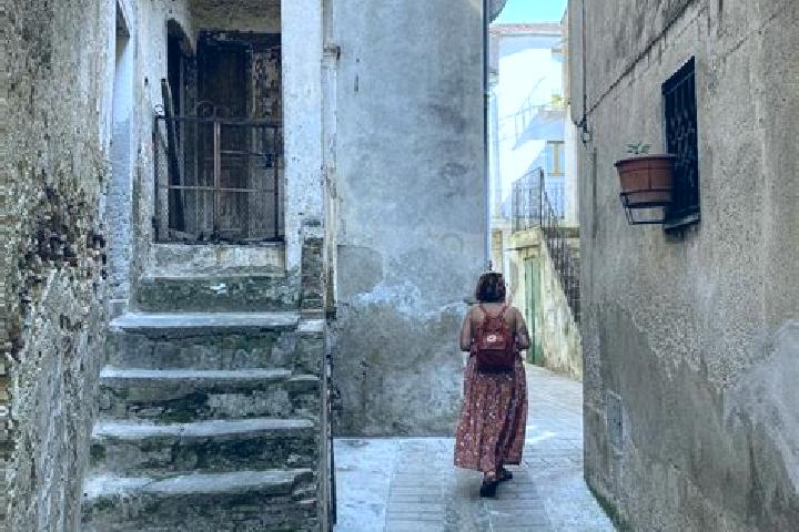 Ariana, 30 — Escort in Roggiano Gravina, Italy
