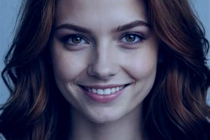 Ariana, 31, a auburn hazel-eyed european companion based in Musone. Offering Prostate Massage, Massage, Couples. Available for incall and outcall, overnight ...
