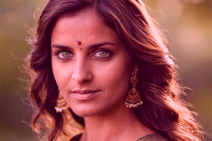 Ariana, 31, a brunette green-eyed indian companion based in Shuiming. Offering Striptease, Roleplay, Prostate Massage. Available for incall and outcall, over...