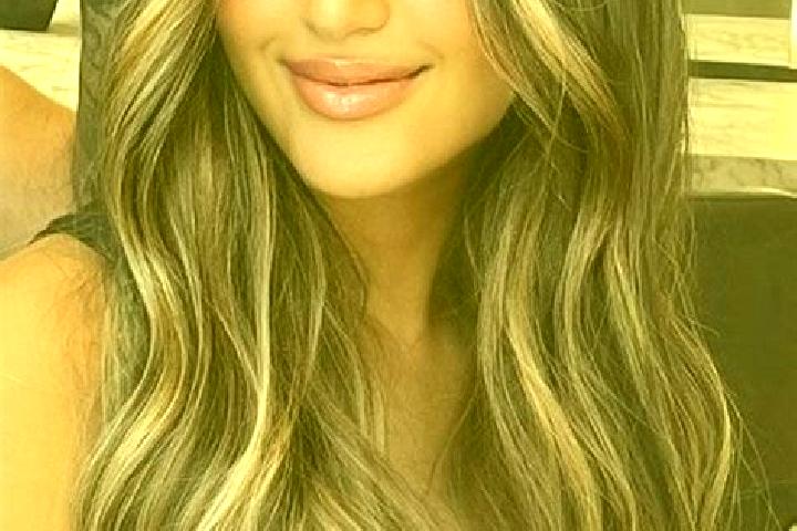 Ariana, 31, a dark blonde brown-eyed caucasian companion based in Faycelles. Offering Overnight, Massage, Travel Companion, Fetish, OWO. Available for incall...