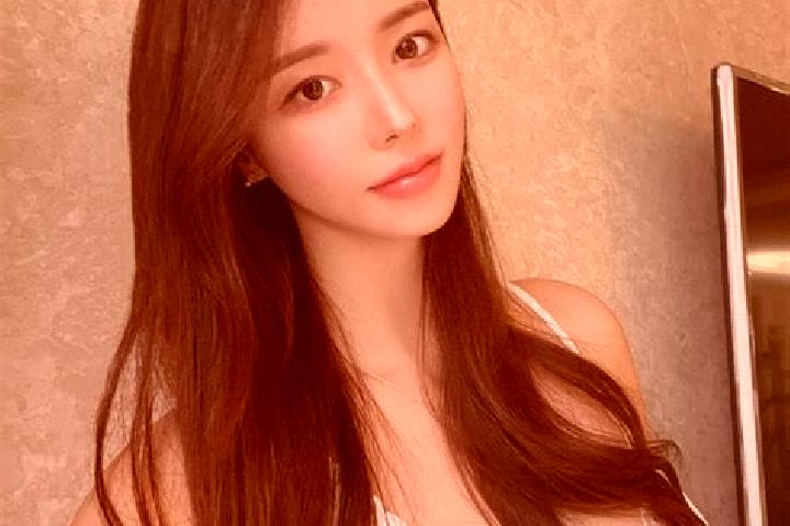 Ariana, 31 — Escort in Daduchuan, China