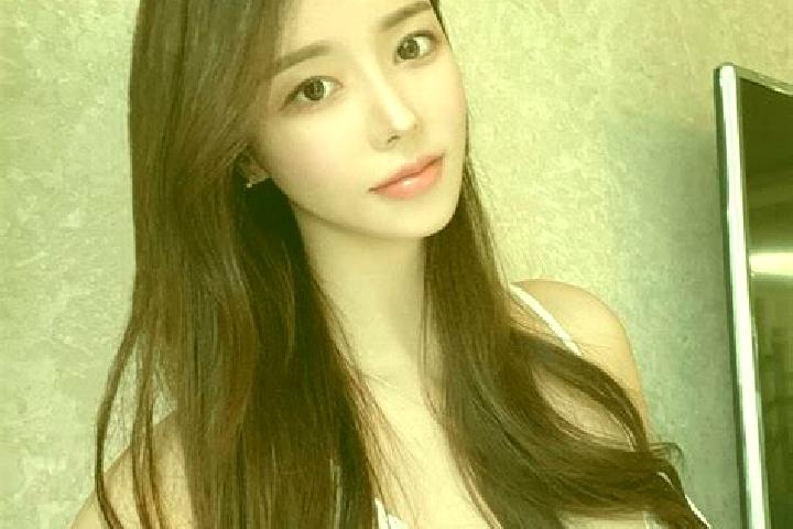 Ariana, 31 — Escort in Niujiang, China