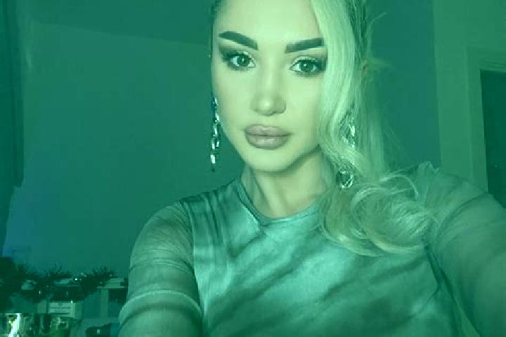Ariana, 32, a blonde brown-eyed mediterranean companion based in Sezzadio. Offering GFE, Fetish, Party Girl. Available for incall and outcall, day and evenin...