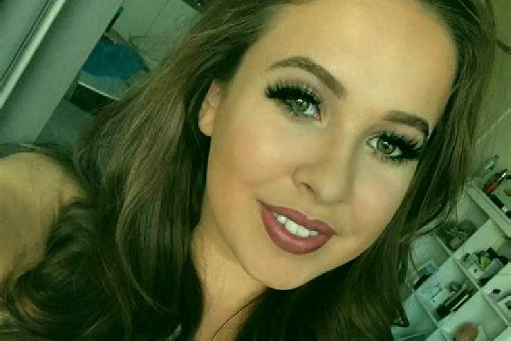 Ariana, 32, a dark blonde amber-eyed caucasian companion based in Velke Porici. Offering Massage, GFE, Overnight, 69. Available for incall and outcall, overn...