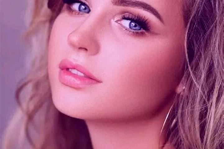 Ariana, 32, a dark blonde blue-eyed ebony companion based in Montbrison. Offering OWO, Striptease, Massage, Couples. Available for incall and outcall, overni...