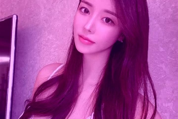 Ariana, 32 — Escort in Mawang, China