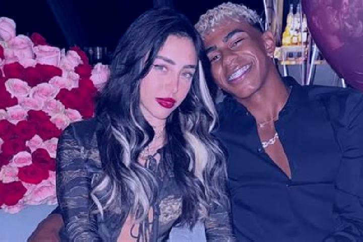 Ariana, 33, a auburn amber-eyed caucasian companion based in Lamine. Offering Erotic Massage, Girlfriend Experience, BDSM, Striptease. Available for incall a...