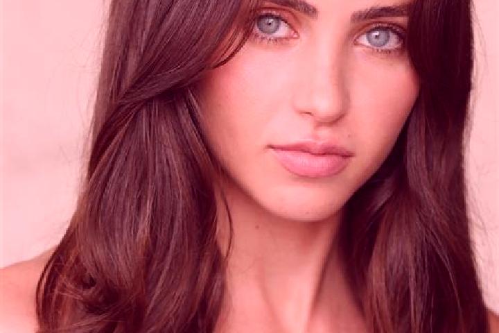 Ariana, 33, a auburn brown-eyed european companion based in Douane. Offering Dinner Date, Fetish, Roleplay. Available for incall and outcall, overnight booki...