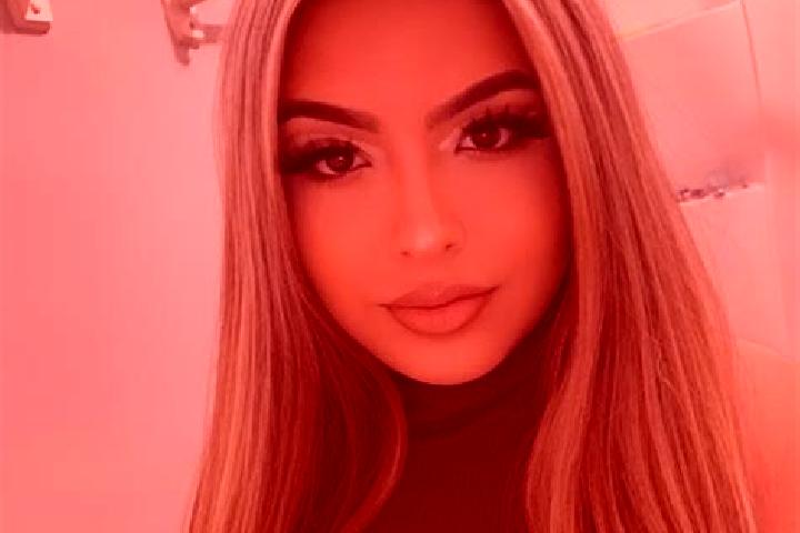 Ariana, 33, a blonde amber-eyed latina companion based in Bokabo. Offering Travel Companion, Fetish, Deep French Kissing, Couples, OWO. Available for incall ...