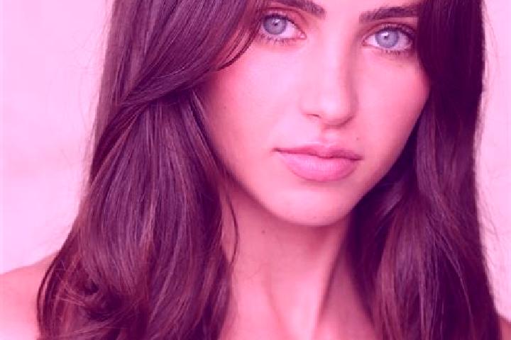 Ariana, 33, a brunette brown-eyed slavic companion based in Pentone. Offering Dinner Date, Girlfriend Experience, Party Girl, 69. Available for incall and ou...