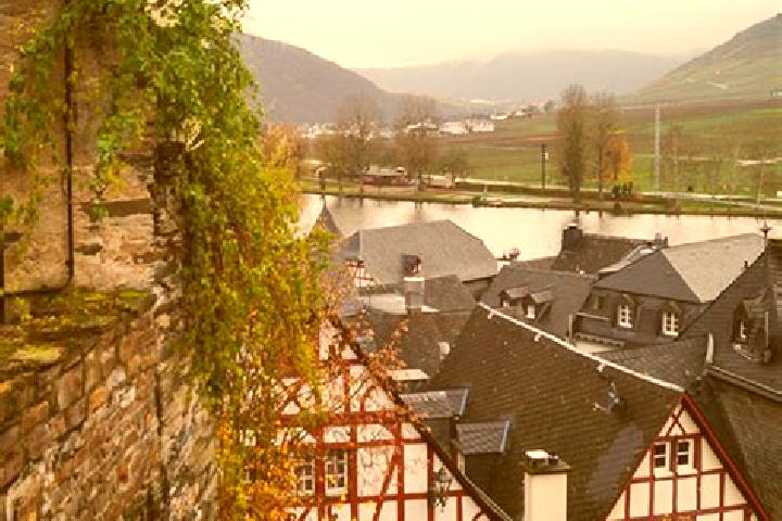Ariana, 33 — Escort in Beilstein, Germany