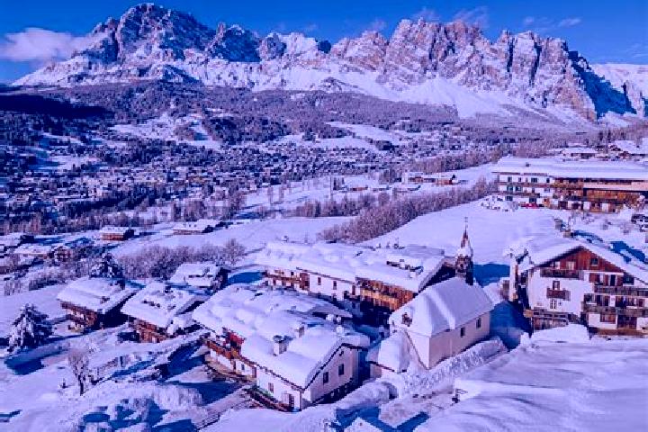 Ariana, 33 — Escort in Cortina d Ampezzo, Italy