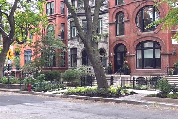 Ariana, 33 — Escort in Lincoln Park, Canada