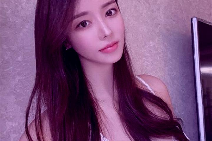 Ariana, 33 — Escort in Xumingsi, China