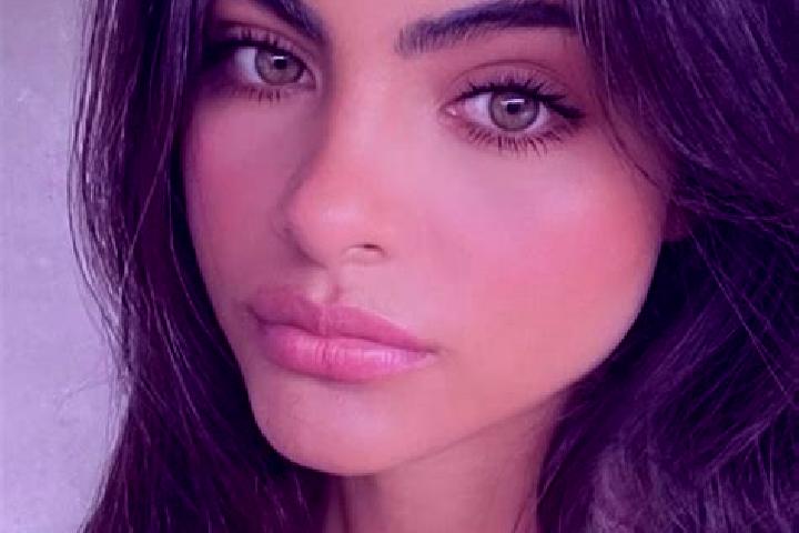 Ariana, 34, a black hazel-eyed european companion based in Velke Mezirici. Offering 69. Available for incall and outcall, day and evening dates.