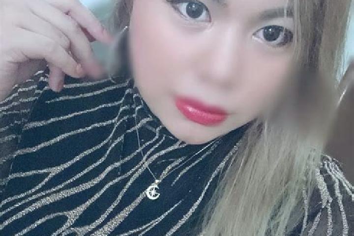 Ariana, 34, a blonde dark-eyed asian companion based in Welkom. Offering GFE, Fetish, Massage. Available for incall and outcall, day and evening dates.