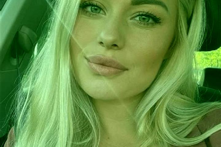 Ariana, 34, a blonde hazel-eyed ebony companion based in Aberystwyth. Offering A-Level, OWO, Girlfriend Experience. Available for incall and outcall, overnig...