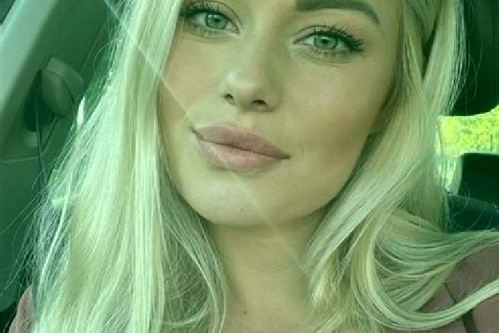 Ariana, 34, a blonde hazel-eyed ebony companion based in Buruncayir. Offering Tantra, Girlfriend Experience, Erotic Massage, Striptease. Available for incall...
