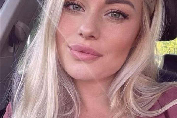 Ariana, 34, a blonde hazel-eyed european companion based in Agsungot. Offering Dinner Date, Overnight, Prostate Massage, CIM. Available for incall and outcal...