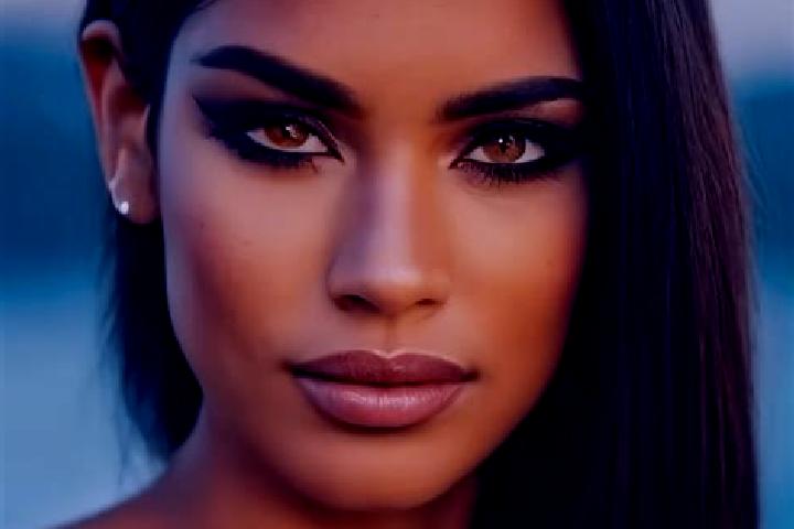 Ariana, 34, a red grey-eyed latina companion based in Brisenas de Matamoros. Offering Striptease, 69, GFE, Tantra. Available for incall and outcall, overnigh...