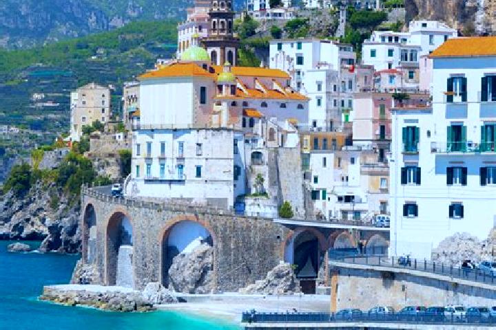 Ariana, 34 — Escort in Cernobbio, Italy