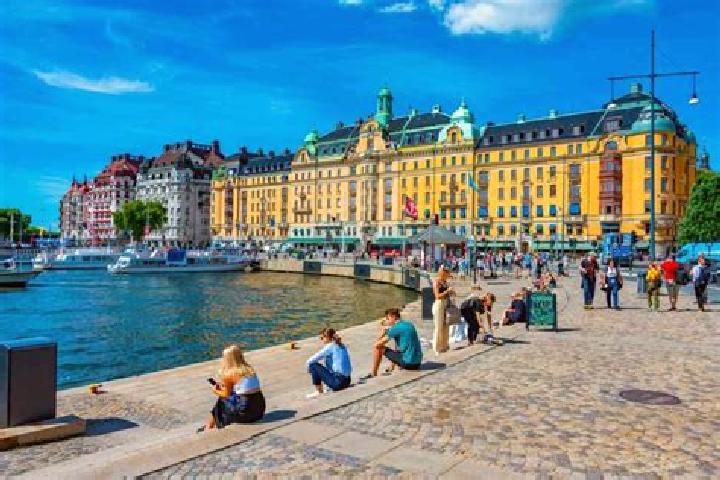 Ariana, 34 — Escort in Hoeoer, Sweden