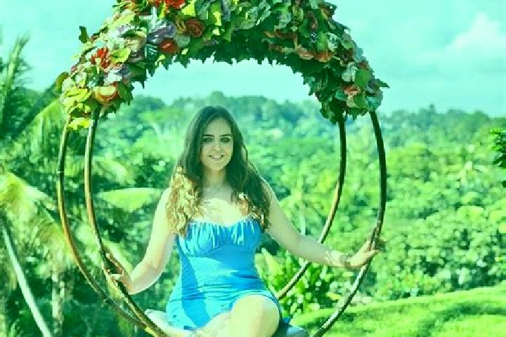 Ariana, 34 — Escort in Sukawati, Indonesia