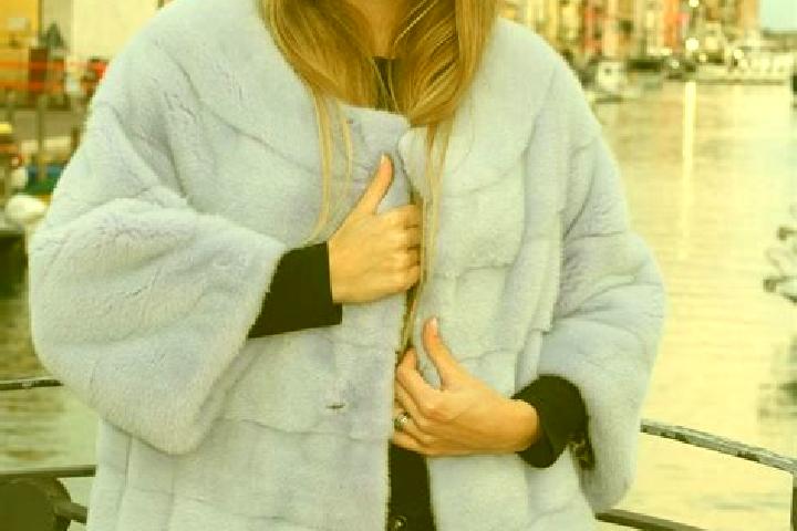 Ariana, 34 — Escort in Visone, Italy