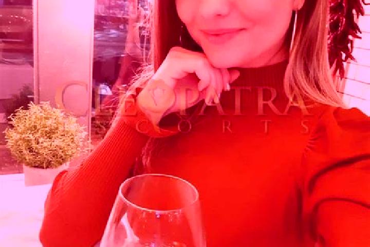 Ariana, 35, a auburn amber-eyed ebony companion based in Jiutepec. Offering Girlfriend Experience, Party Girl, GFE, Massage, OWO. Available for incall and ou...