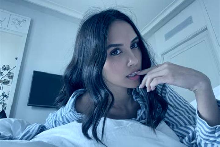 Ariana, 35, a brunette grey-eyed caucasian companion based in Maheshari. Offering OWO, Prostate Massage, Travel Companion, Girlfriend Experience. Available f...