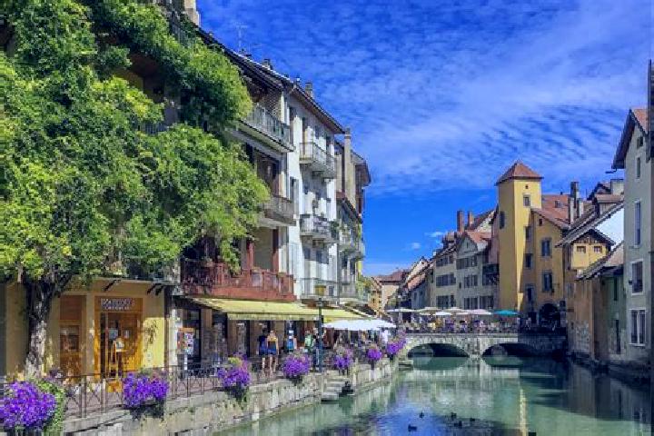 Ariana, 35 — Escort in La Gueroulde, France