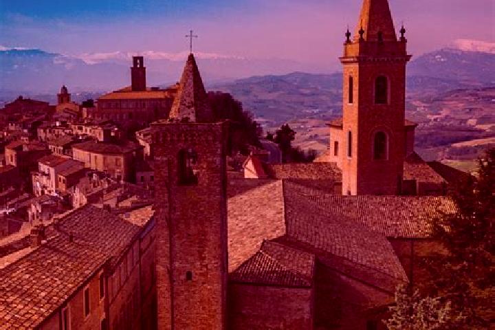 Ariana, 35 — Escort in Monte Grimano, Italy