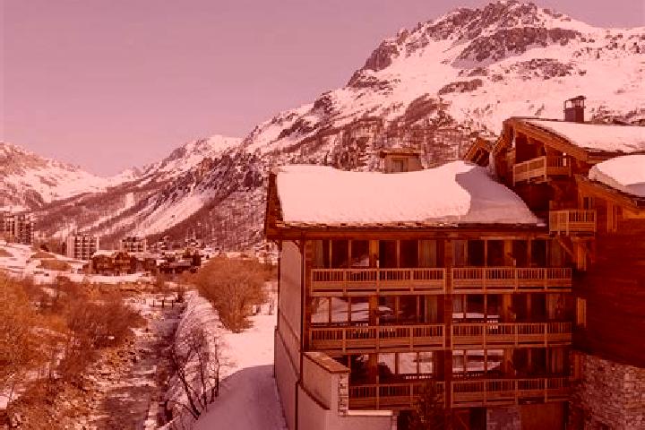 Ariana, 35 — Escort in Val-d Isere, France