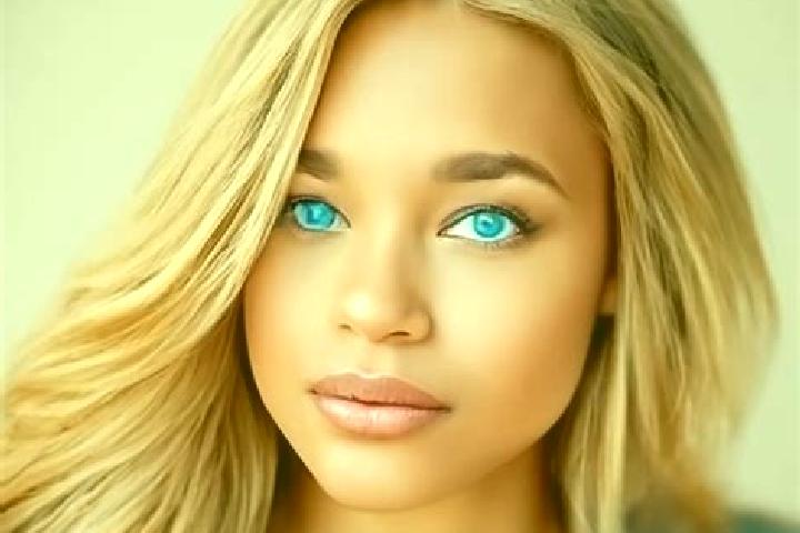 Ariana, 36, a blonde blue-eyed latina companion based in Patti. Offering Roleplay, BDSM. Available for incall and outcall, overnight bookings available.
