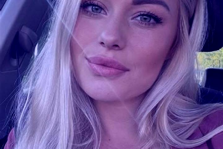 Ariana, 36, a blonde hazel-eyed mediterranean companion based in Mikhmannim. Offering Striptease, Erotic Massage, CIM, Dinner Date, Fetish. Available for inc...