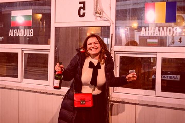 Ariana, 36 — Escort in Saraiu, Romania