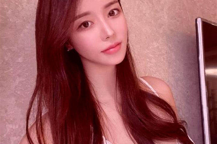 Ariana, 36 — Escort in Tingpang, China