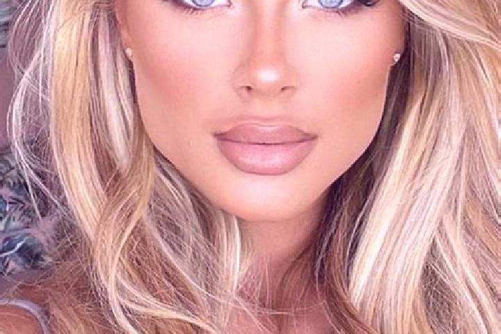 Ariana, 37, a blonde blue-eyed latina companion based in Herby. Offering 69, Massage. Available for incall and outcall, overnight bookings available.