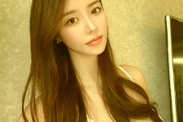 Ariana, 37 — Escort in Changlai, China