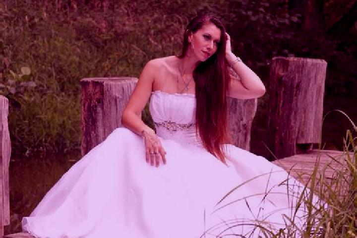 Ariana, 37 — Escort in Kamenicky, Czech Republic