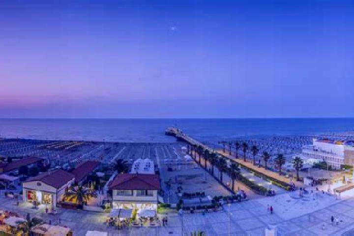 Ariana, 37 — Escort in Lido di Savio, Italy