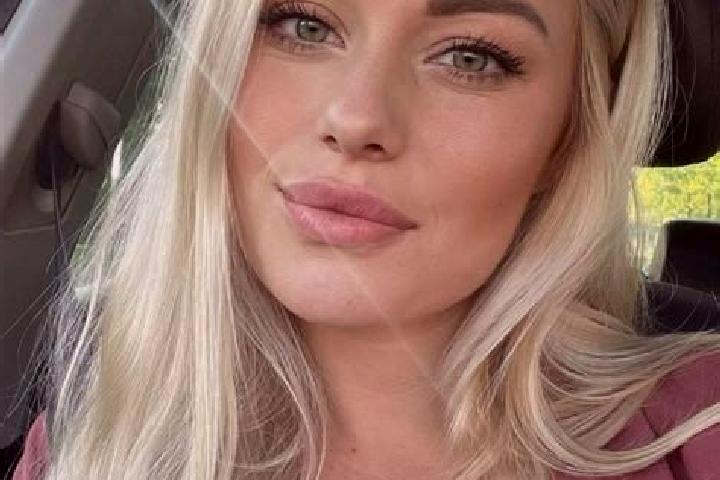 Ariana, 38, a blonde hazel-eyed european companion based in Penshurst. Offering CIM, Erotic Massage, Striptease. Available for incall and outcall, overnight ...