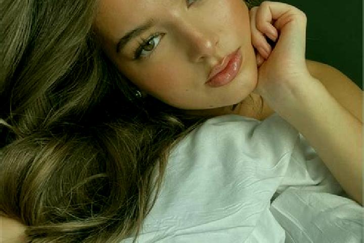 Ariana, 38, a brunette hazel-eyed latina companion based in South Tangerang. Offering Dinner Date, Overnight, Roleplay. Available for incall and outcall, ove...