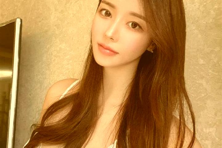 Ariana, 38 — Escort in Dongxiaokou, China